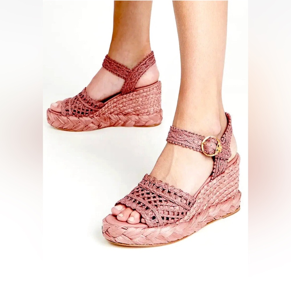 Tory Burch Mauve Woven Sandals - Picture 12 of 12